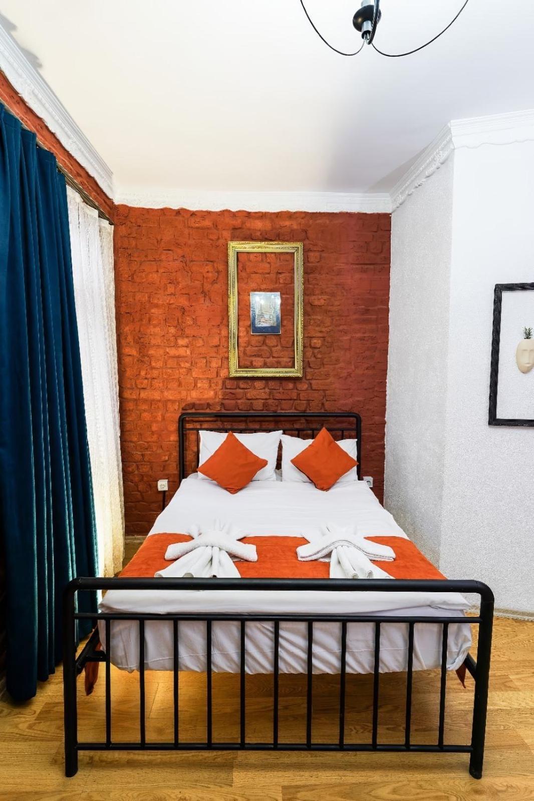 White Bolshoi Rooms Истанбул Екстериор снимка