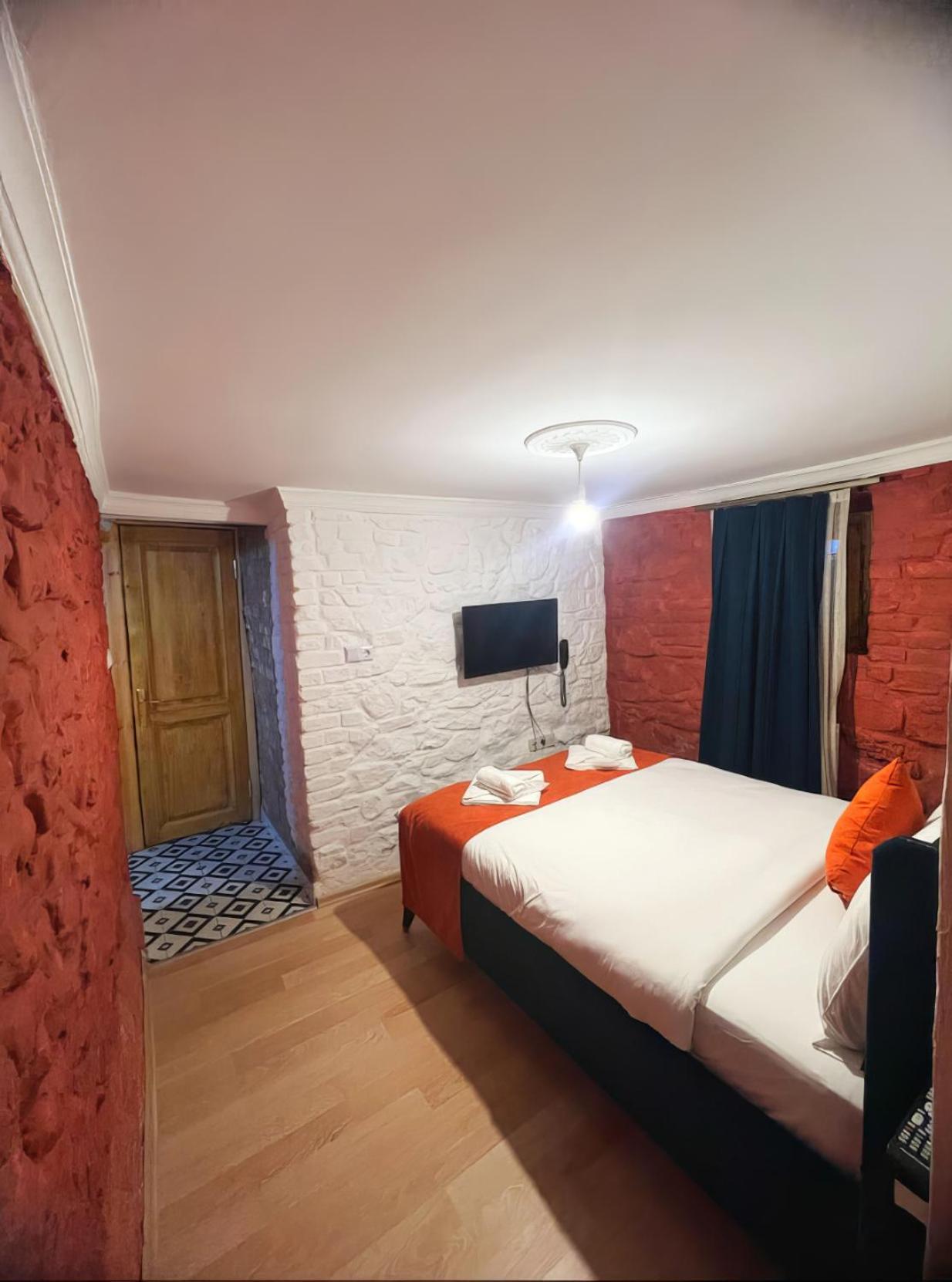 White Bolshoi Rooms Истанбул Екстериор снимка