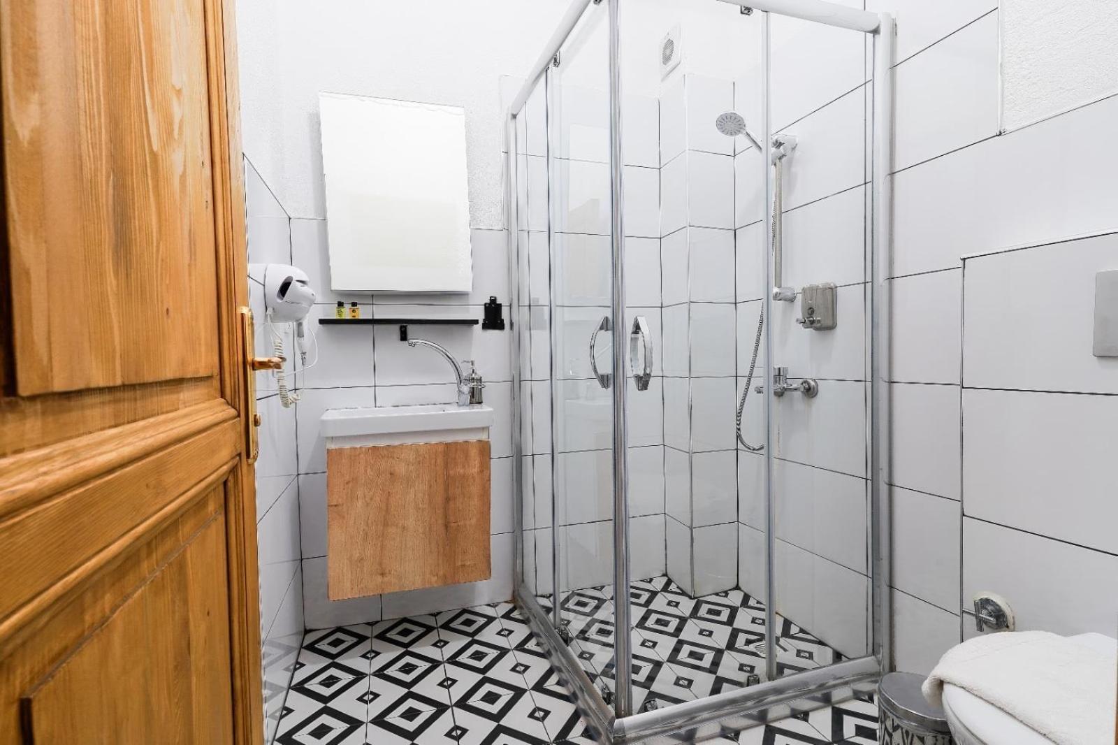 White Bolshoi Rooms Истанбул Екстериор снимка